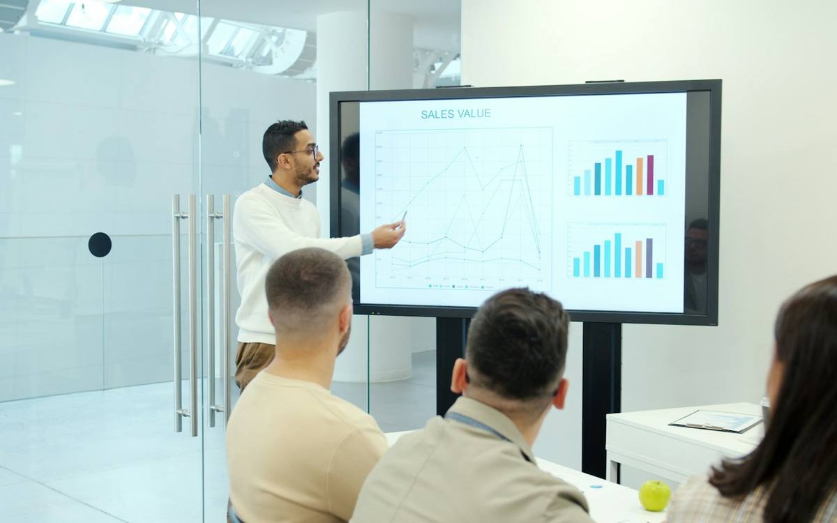 AI-Assisted Presentations for Ministries and Hokimiyats: Faster Without Losing Quality